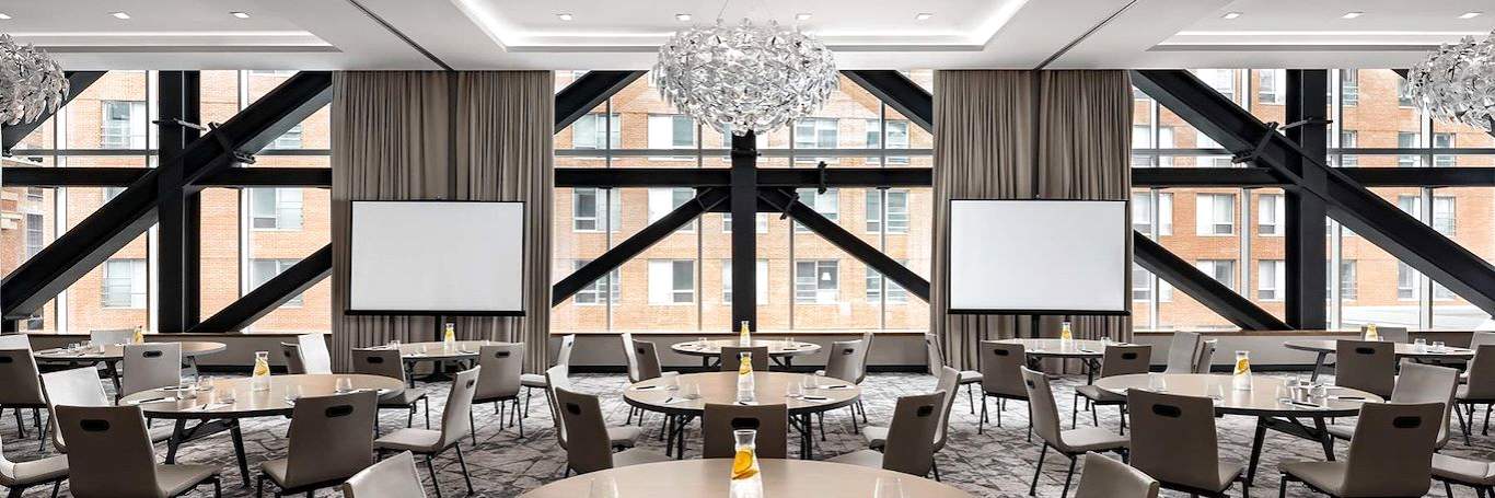 Hôtel de Montréal avec Salles de Réunion