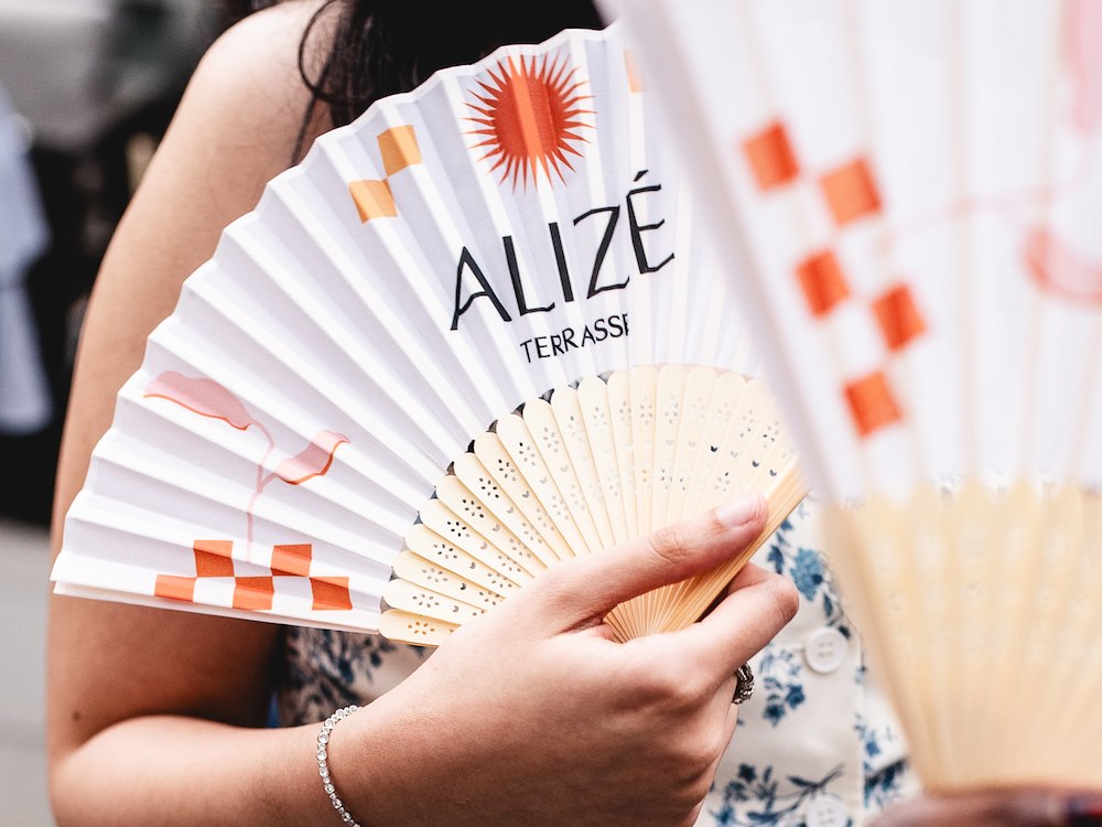 Handfans at Terrasse Alizé